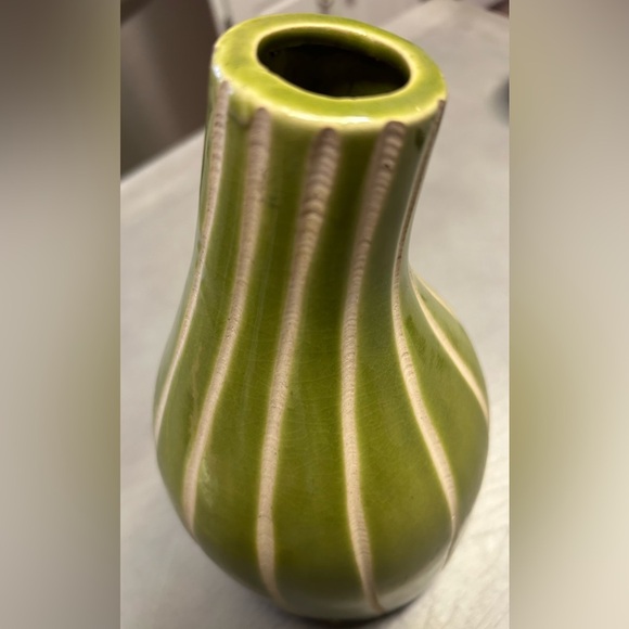 Unique Rare Vase Alvarado Green With White Strips Modern Glazed 10” Tall 6” Wide - Picture 9 of 12